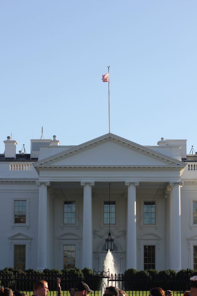 photo devant la maison blanche, white house